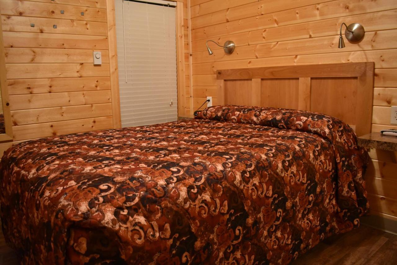 Tall Chief Camping Resort Cottage 1 Pleasant Hill Екстериор снимка