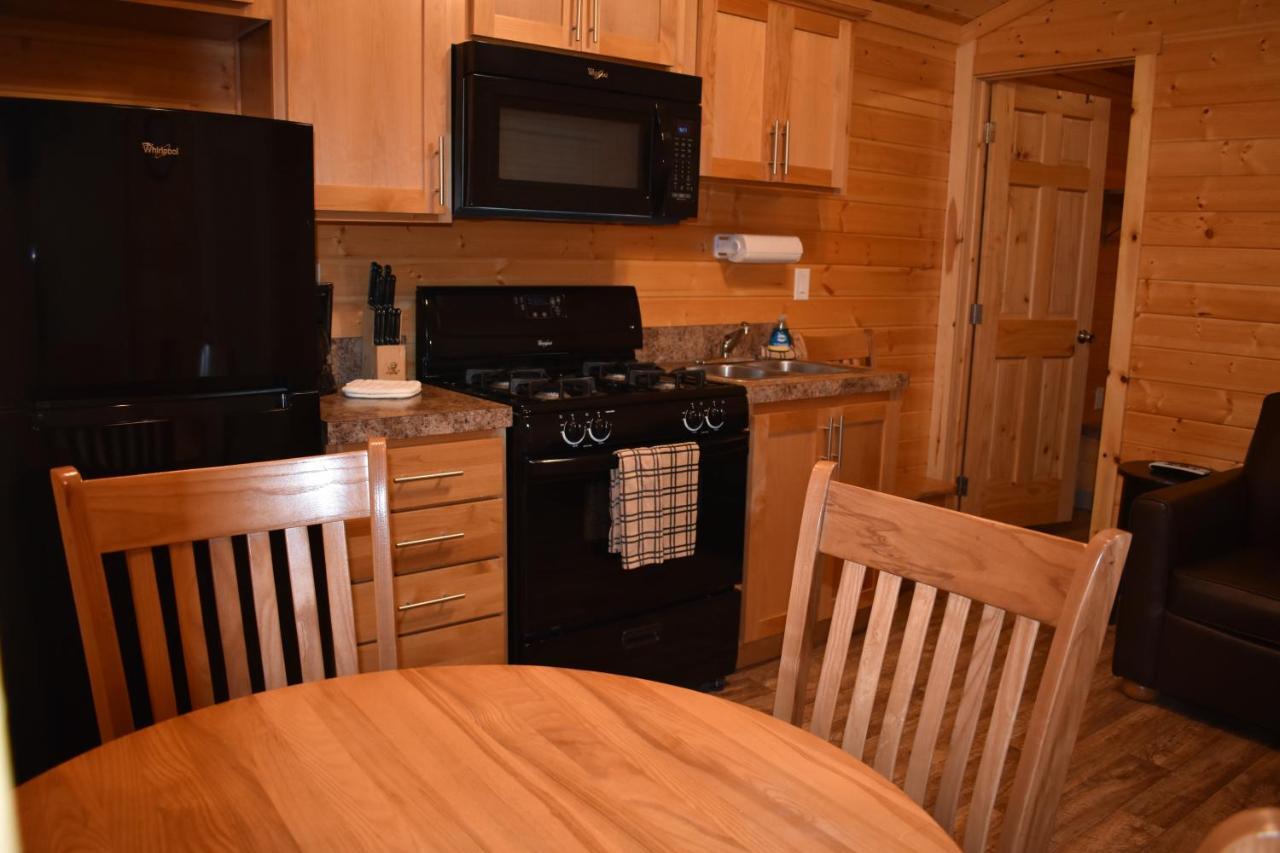 Tall Chief Camping Resort Cottage 1 Pleasant Hill Екстериор снимка